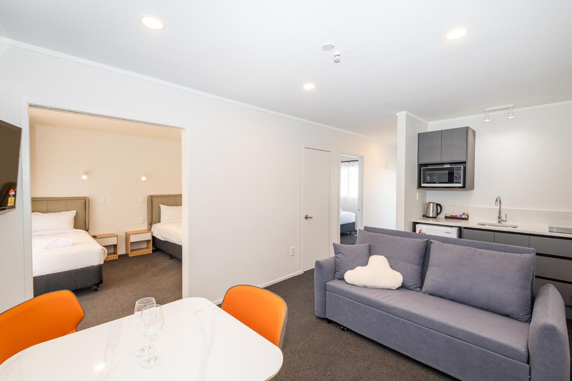 Aurora 4*