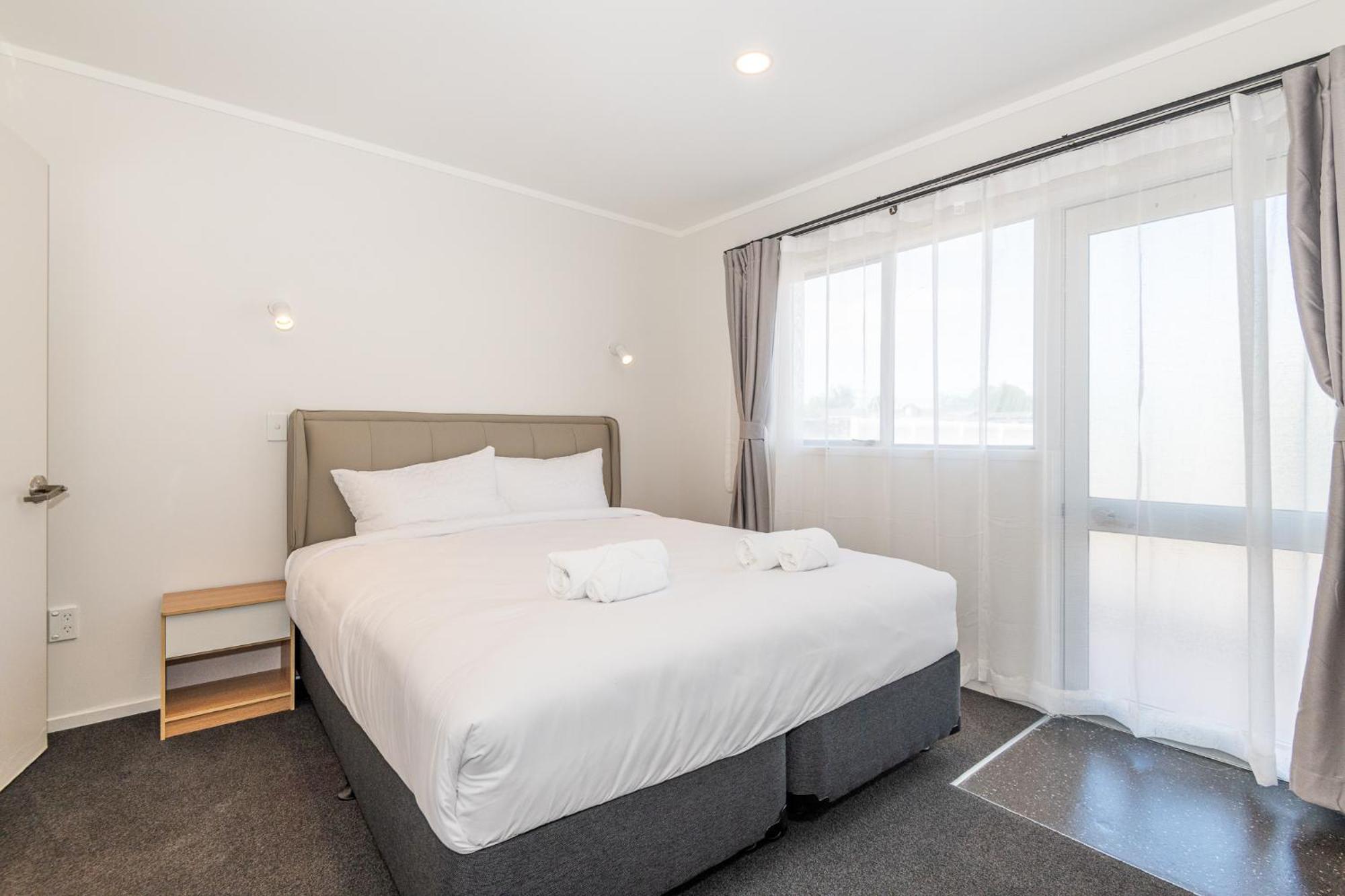 Aurora Motel 4*