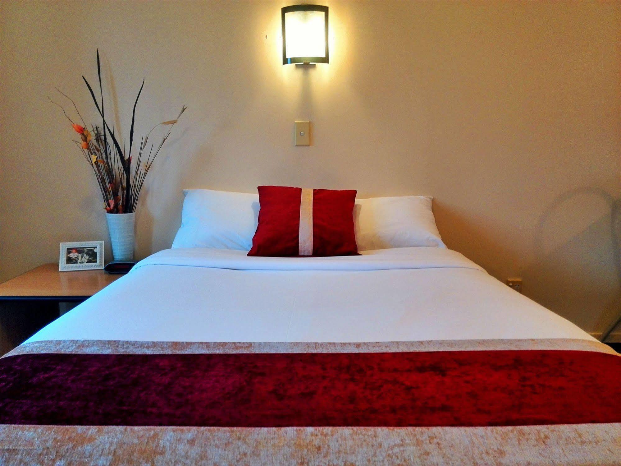 Aurora Motel 4*